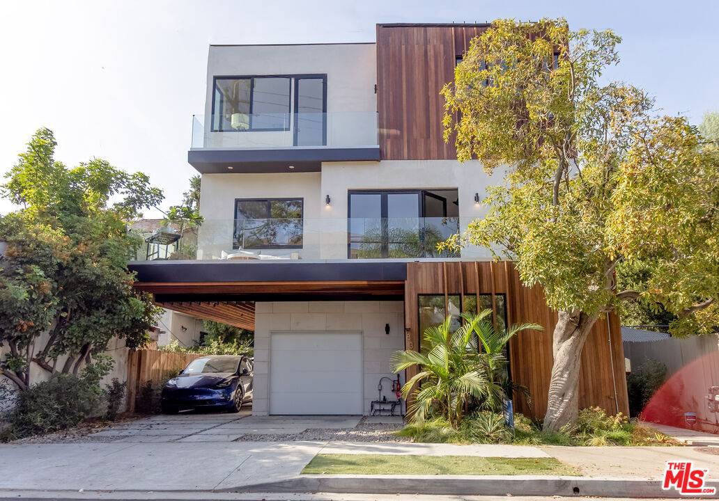 8314 Willoughby Ave #Unit A, West Hollywood, CA 90069