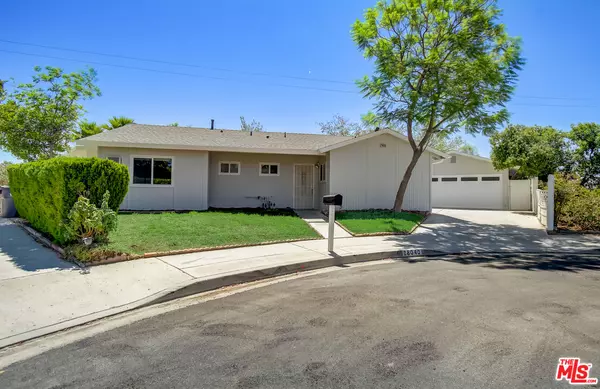 28040 Lacomb Dr, Santa Clarita, CA 91351