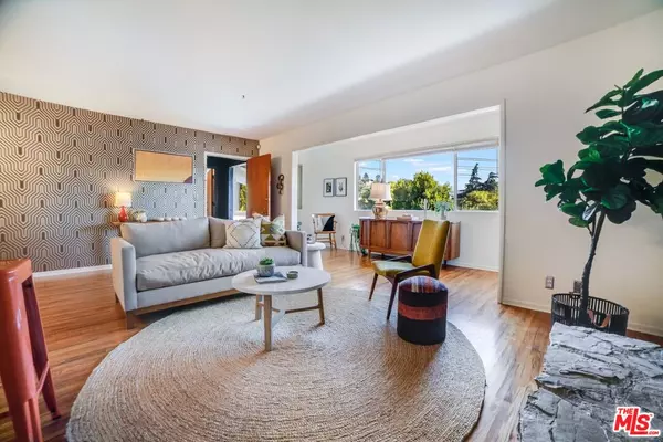 Los Angeles, CA 90027,3758 Arbolada Rd