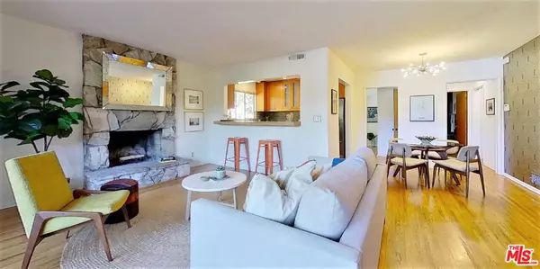 Los Angeles, CA 90027,3758 Arbolada Rd