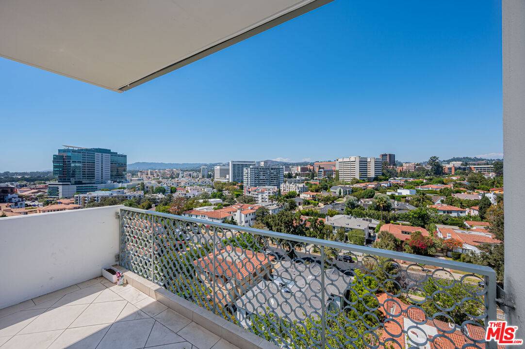 Los Angeles, CA 90024,10787 Wilshire Blvd #1004