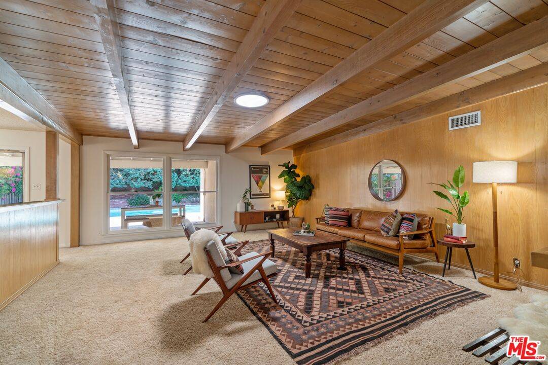 6055 Mary Ellen Ave, Valley Glen, CA 91401