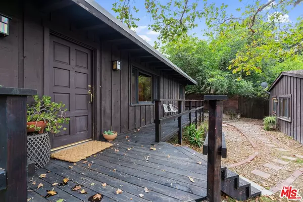 Altadena, CA 91001,365 W Poppyfields Dr