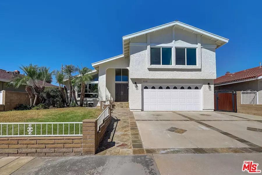 9581 Olympic Dr, Huntington Beach, CA 92646