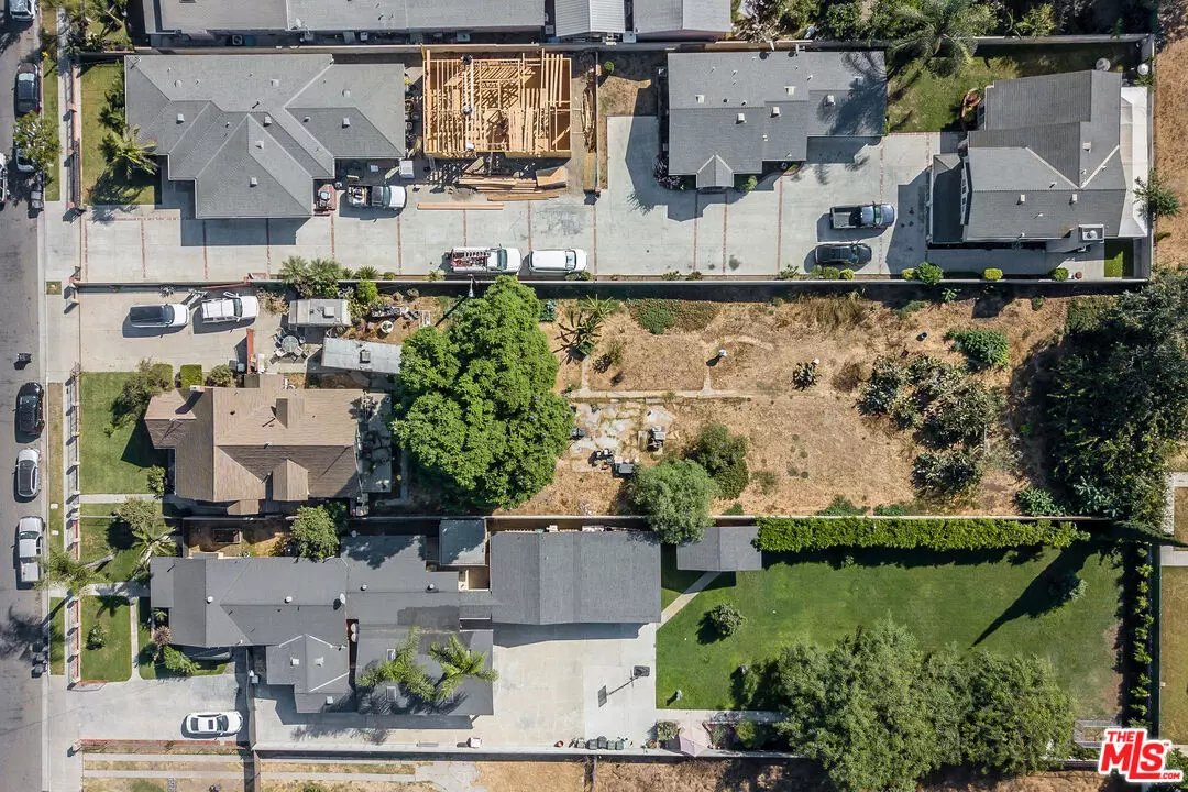 Compton, CA 90222,2140 E 126th St