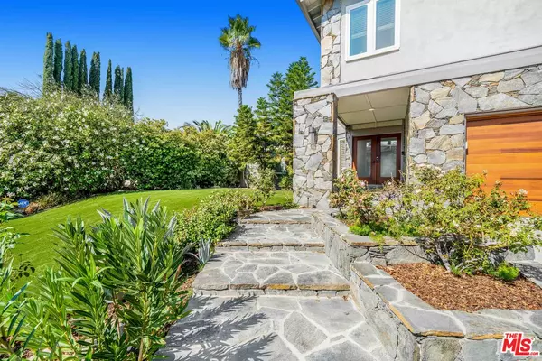 Calabasas, CA 91302,22733 De Kalb Dr