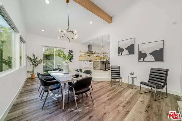 Calabasas, CA 91302,22733 De Kalb Dr