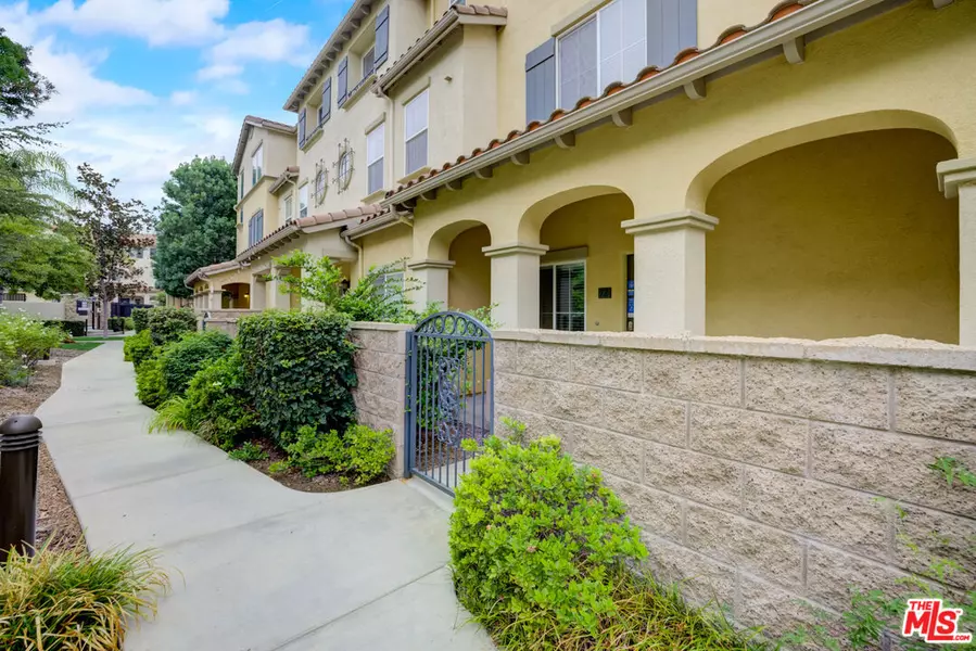 15645 Odyssey Dr #72, Granada Hills, CA 91344