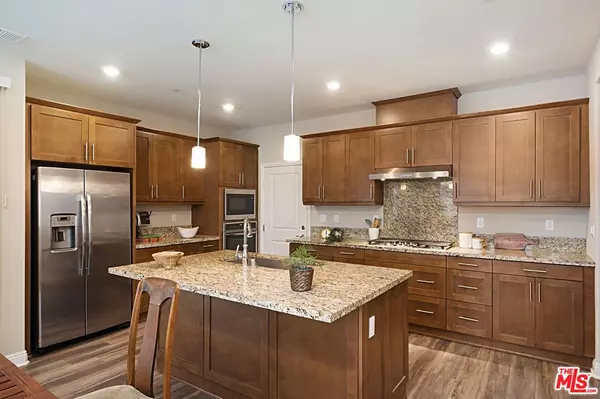 Santa Clarita, CA 91350,20544 Galloway DR