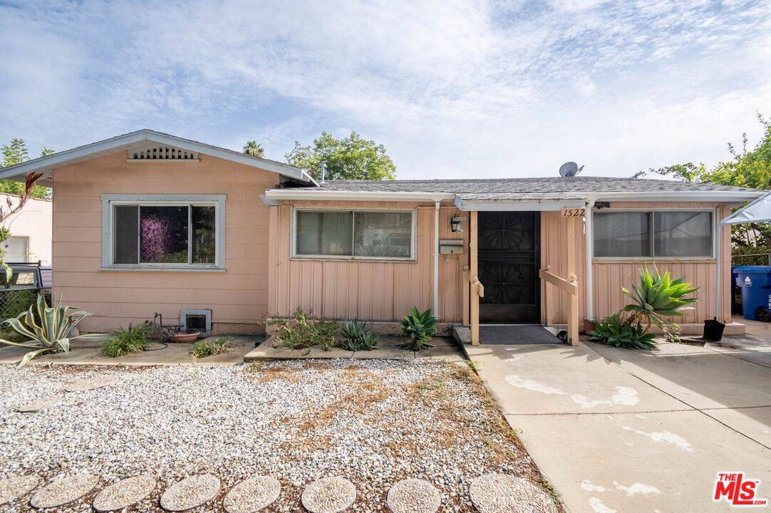 1522 N Hoover St, Los Angeles, CA 90027