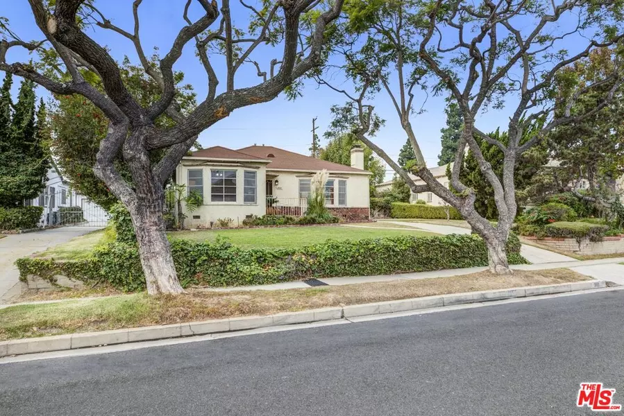 9111 S 8th Ave, Inglewood, CA 90305