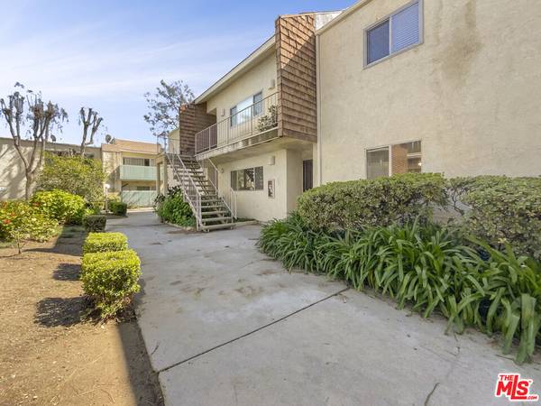 5700 Etiwanda Ave #130, Tarzana, CA 91356