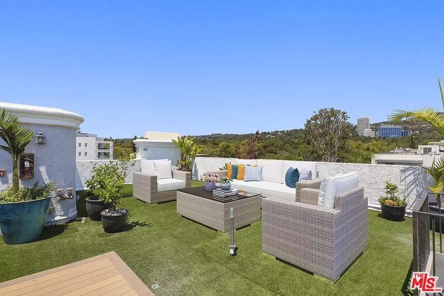 448 N Oakhurst Dr #4, Beverly Hills, CA 90210