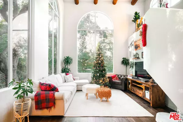 Calabasas, CA 91302,25640 Wildwood Dr