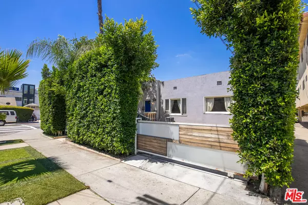 Los Angeles, CA 90046,7301 Fountain Ave