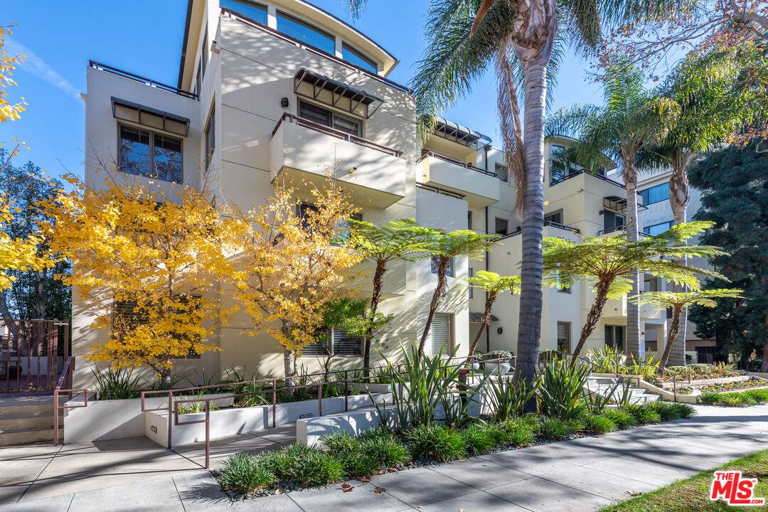 Beverly Hills, CA 90211,130 N Swall Dr #301