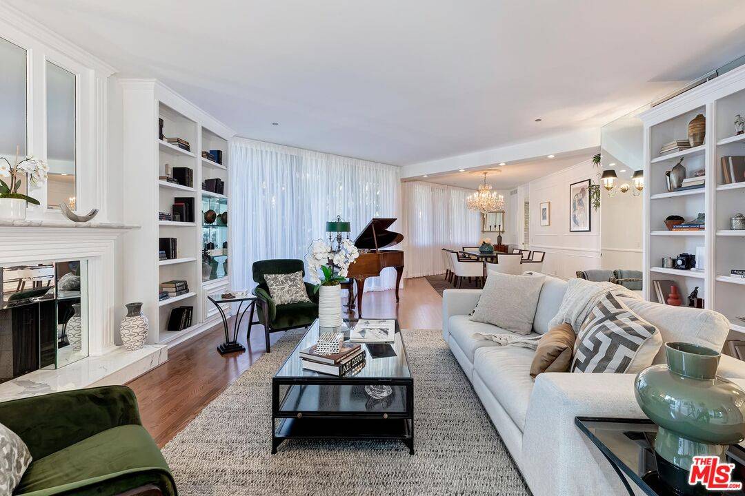 Beverly Hills, CA 90211,300 N Swall Dr #154