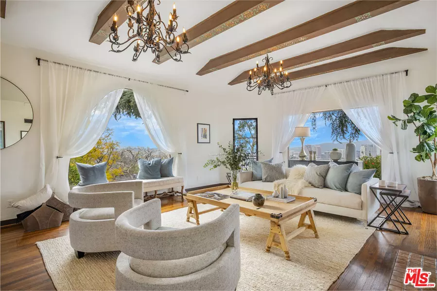 861 Cavanagh Rd, Glendale, CA 91207