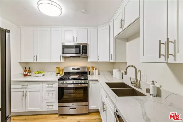 Beverly Hills, CA 90212,9950 W Durant Dr #209