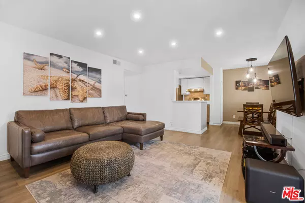 Calabasas, CA 91302,4201 Las Virgenes Rd #208