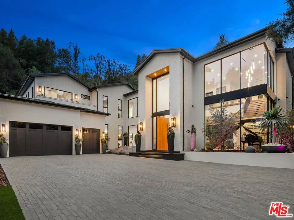 Los Angeles, CA 90049,13158 Boca De Canon Ln