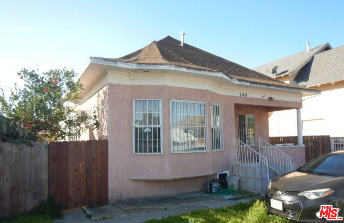 640 E 54th St, Los Angeles, CA 90011