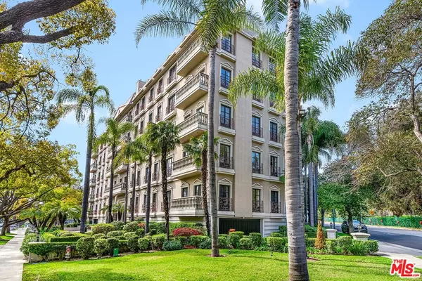 Beverly Hills, CA 90210,425 N Maple Dr #204