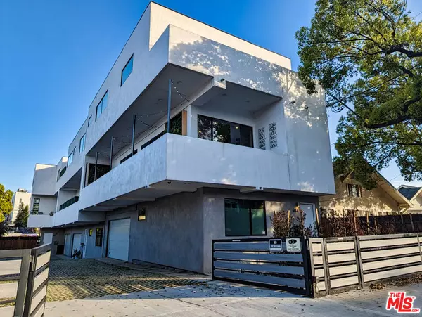 944 N Benton Way, Los Angeles, CA 90026