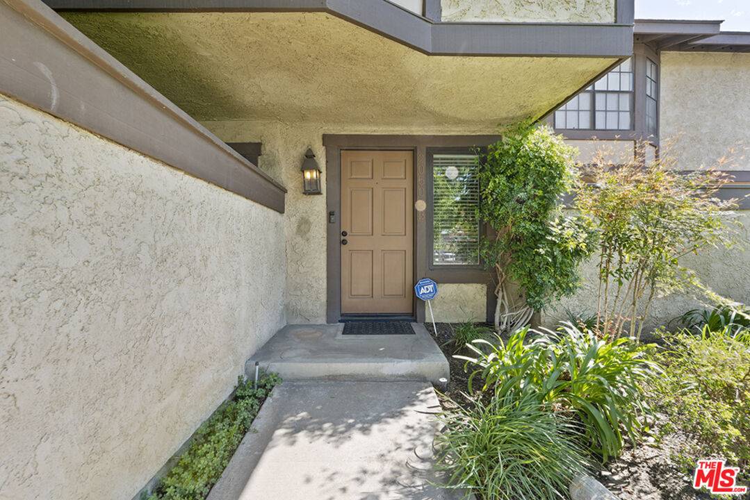 Winnetka, CA 91306,20506 Roscoe Blvd #B