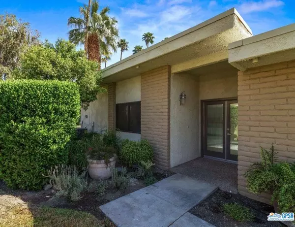 Palm Springs, CA 92264,2272 Oakcrest Dr