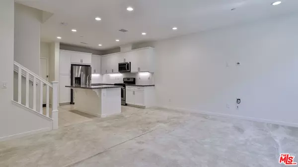 Santa Clarita, CA 91354,28662 Jardineras Dr