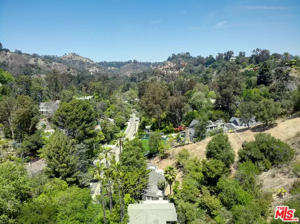 Beverly Hills Post Office, CA 90210,2526 Benedict Canyon Dr