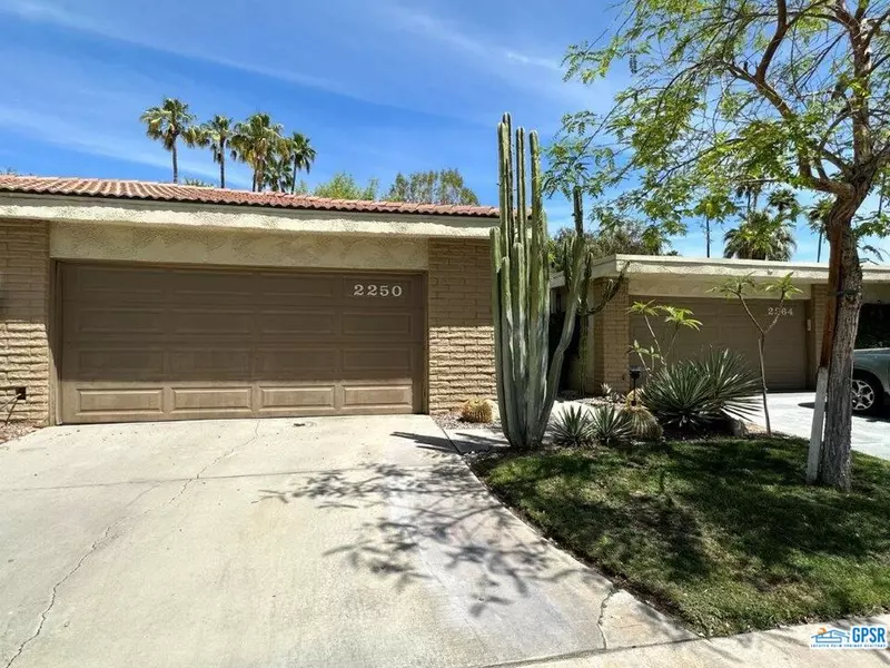 2250 Oakcrest Dr, Palm Springs, CA 92264