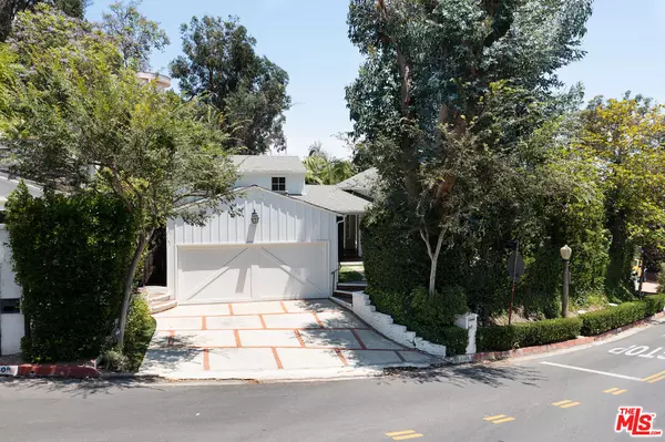 1324 Sunset Plaza Dr, Los Angeles, CA 90069