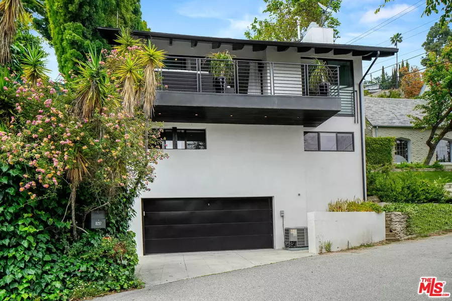 8297 Presson Pl, Los Angeles, CA 90069