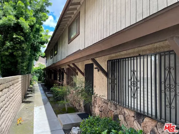 Paramount, CA 90723,8631 Rosecrans Ave #C