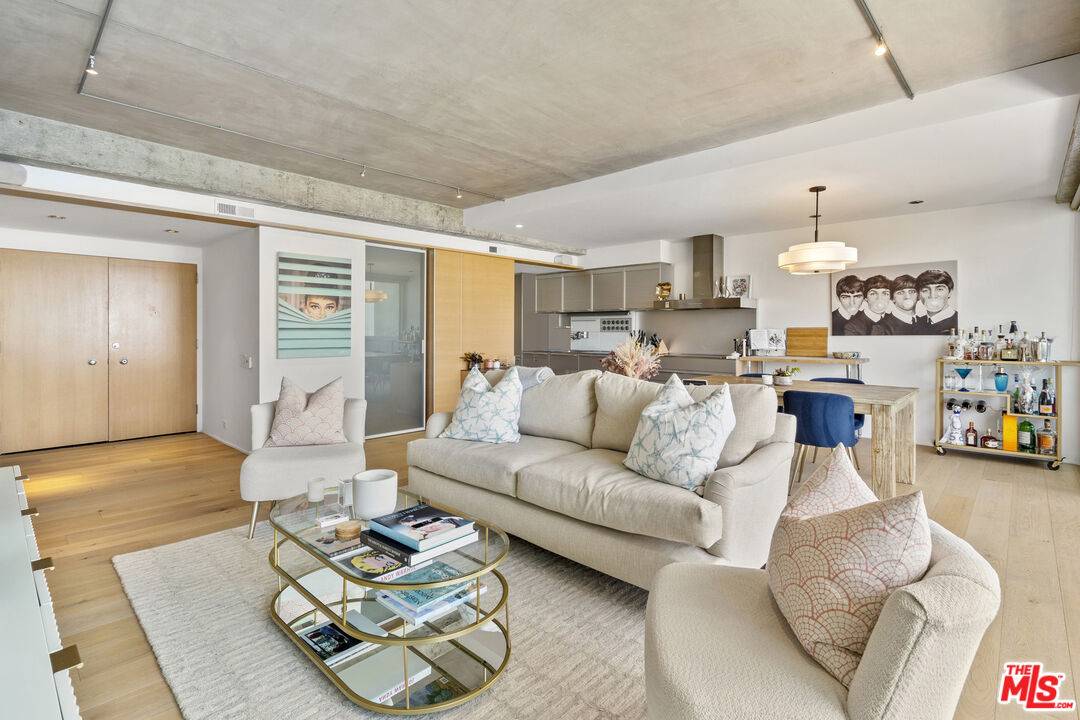 West Hollywood, CA 90069,818 N Doheny Dr #1003