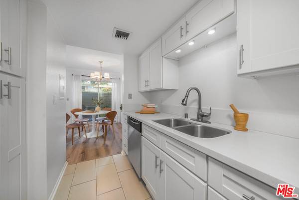 Studio City, CA 91604,11818 Moorpark St #D