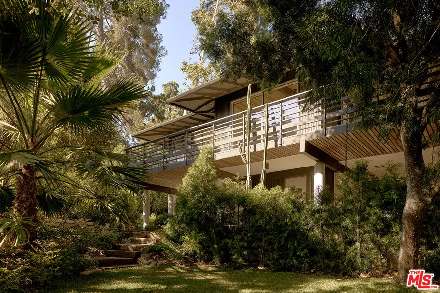 790 Burleigh Dr, Pasadena, CA 91105