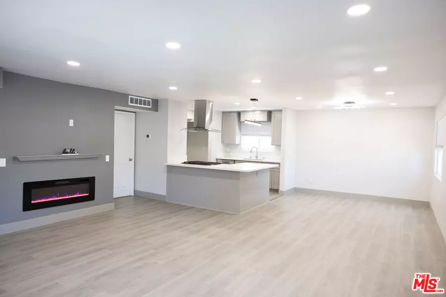 21900 Roscoe Blvd #1, Canoga Park, CA 91304