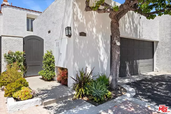 Corona Del Mar, CA 92625,21 Crest Cir #10