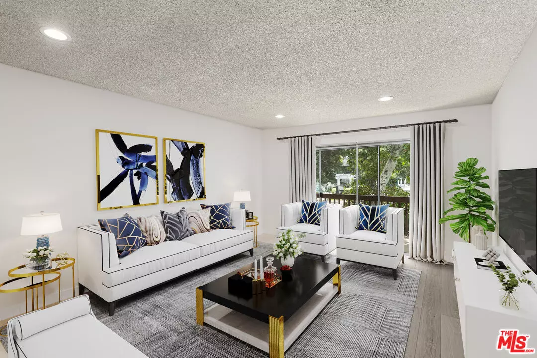 Santa Clarita, CA 91355,23515 Lyons Ave #220