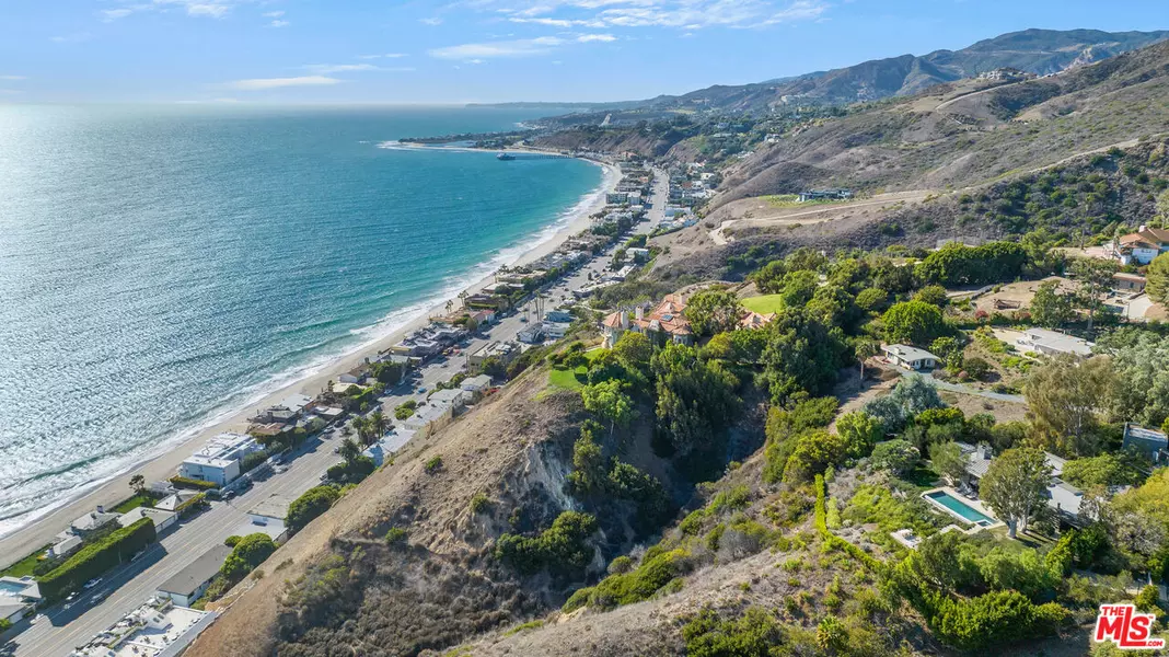 22575 Carbon Mesa Rd, Malibu, CA 90265