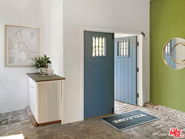 Los Angeles, CA 90034,3028 Castle Heights Ave