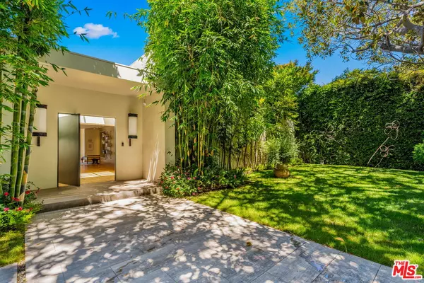 Santa Monica, CA 90402,2121 La Mesa Dr