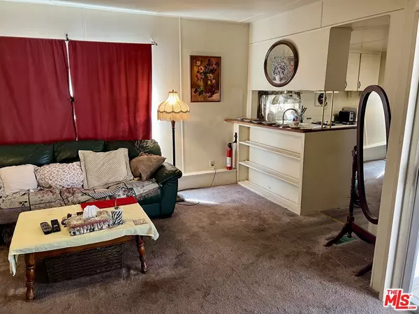 Sunland, CA 91040,8100 Foothill Blvd #10