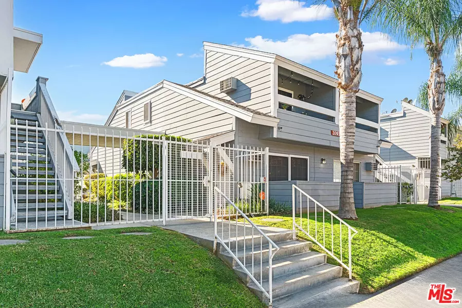 20930 Parthenia St #209, Canoga Park, CA 91304