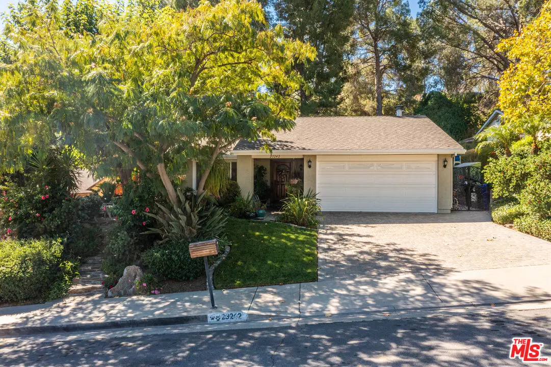 Santa Clarita, CA 91354,23242 Redbud Ridge Cir