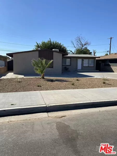 1102 W Avenue H8, Lancaster, CA 93534