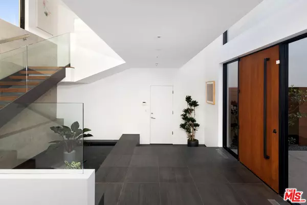 Malibu, CA 90265,21900 Briarbluff Dr